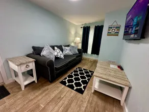 King bed. Pool. Daily rentals - Image 3
