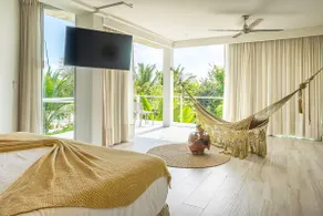 Private villa with pool, grill and canal access - Image 4