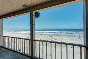 Right on the sand! Oceanfront Historic Retreat - Image 5