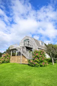 Beautiful gargage apartment with open ocean views. - Image 3