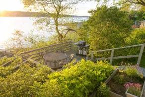 Tucked along the shore of Harpswell Sound - Image 5