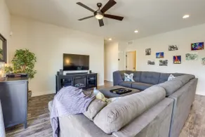 Updated Las Vegas House: Patio & Solar Heated Pool - Image 4