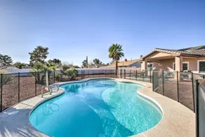 Updated Las Vegas House: Patio & Solar Heated Pool - Image 2
