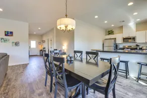 Updated Las Vegas House: Patio & Solar Heated Pool - Image 5