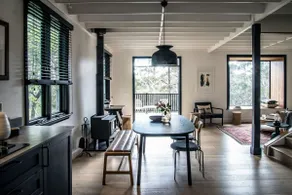 Designer Cabin in Blue Mountains with bush views - Image 3