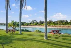 Beachfront 6, 25 Willow Street - Image 5