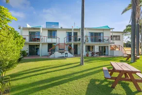 Beachfront 6, 25 Willow Street - Image 3