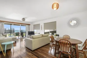 Oceanview, 6 Stewart Street - Image 2