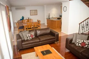 Beach House Dunsborough - Image 2