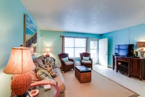 Destin Townhome w/ Balcony - Walk to the Beach! - Image 4