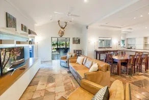 Luxury Vineyard Estate | Pool | 5 Bedrooms - Image 3