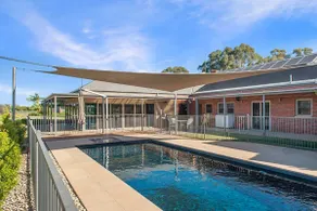Luxury Vineyard Estate | Pool | 5 Bedrooms - Image 2