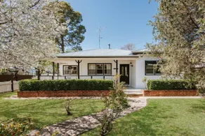Mudgee Black Rose Cottage - Image 5