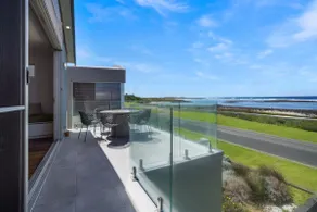 Moyan South Beach frontage - Image 3