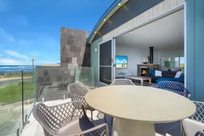 Moyan South Beach frontage - Image 2