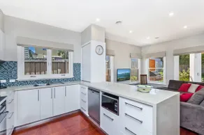Merri Place - Image 2
