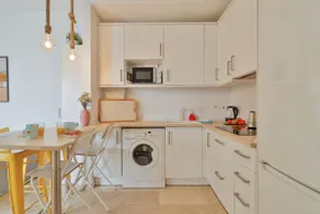 C41 - Modern & Comfy Flat City Center - Image 4