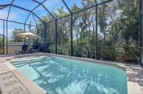 Walk to The Ritz & Beaches, 2 Mstrs w Kings, Pets - Image 5