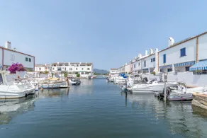 195-Beautiful canal house with private mooring - Image 3