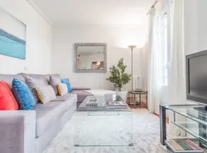 Experience the Charm of Retiro: Apartment 2H - Image 2