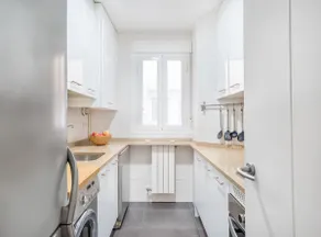 Experience the Charm of Retiro: Apartment 2H - Image 5