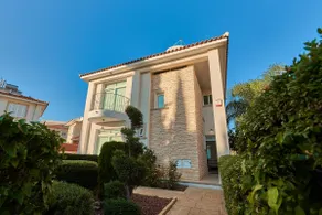 Beach Front Bella Vista by Ezoria Villas - Image 5