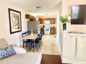 Perfect Downtown Home - Image 2