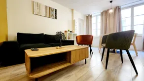 Apartment in pedestrian center near the train station - Image 4