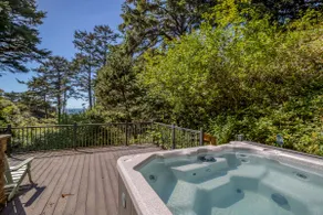 Sauna, Spabad, King Suite, Game Room og mere i dette Ocean View Home - Image 2