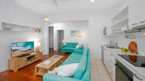 Yamba Daze Sunset - Walk to the pet-friendly beach from your pet-friendly stay - Image 3