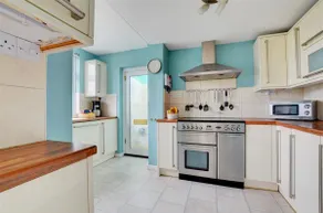 6 Bed in Lee oc-highvi - Image 4