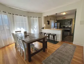 LUCKY! You Score a Straight Flush When You Book This Home! Walk to Downtown Hood River - Image 1