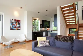 Modern Luxury 4BR Townhome w/ Gorge Views - Walk to Hood River Downtown - Image 2