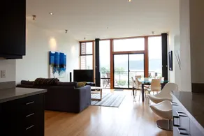 Modern Luxury 4BR Townhome w/ Gorge Views - Walk to Hood River Downtown - Image 4