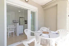 ApartUP Canet Beachfront House - Image 4