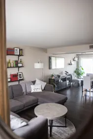 Bright, Modern Townhome with Natural Light - Image 5