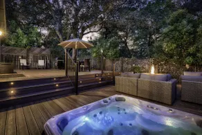 Spacious 4BD/3BA hot tub, firepit & expansive deck - Image 4