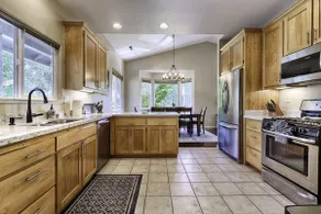 Spacious 4BD/3BA hot tub, firepit & expansive deck - Image 5