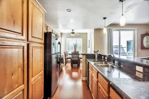Downtown Condo by the Convention Center - Image 2