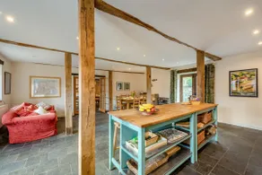 5 Bed in Middle Marwood oc-stepps - Image 5