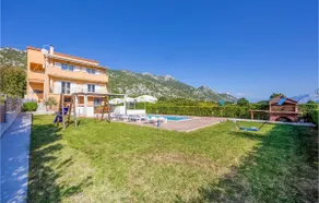 Three-Bedroom Apartment In Donja Ostrvica - Image 5