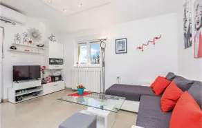 Nice home in Rukavac with sauna - Image 4