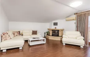 Lovely Apartment In Viskovo - Image 3