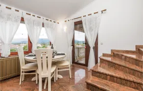 Lovely Apartment In Viskovo - Image 4