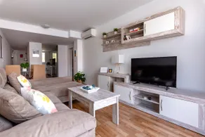 Vero Holiday Homes, Family Apartment 1 - Image 5