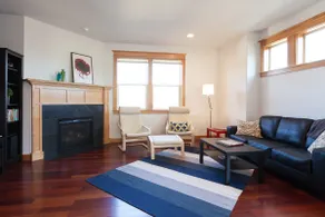 Réserve privée - Cette maison de ville facile à vivre a un emplacement au centre-ville et de nombreuses fonctionnalités intéressantes! - Image 2