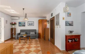 Gorgeous Home In Punat - Image 5