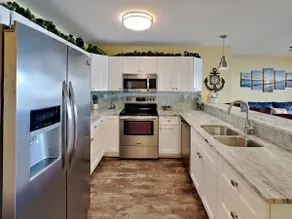 This View Sells Itself—Lakefront for 10 ppl | C113 - Image 4