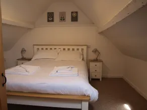 Character apartment in picturesque village - Image 3