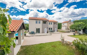 Nice Home in Kras With Wifi and 2 Bedrooms - Image 5